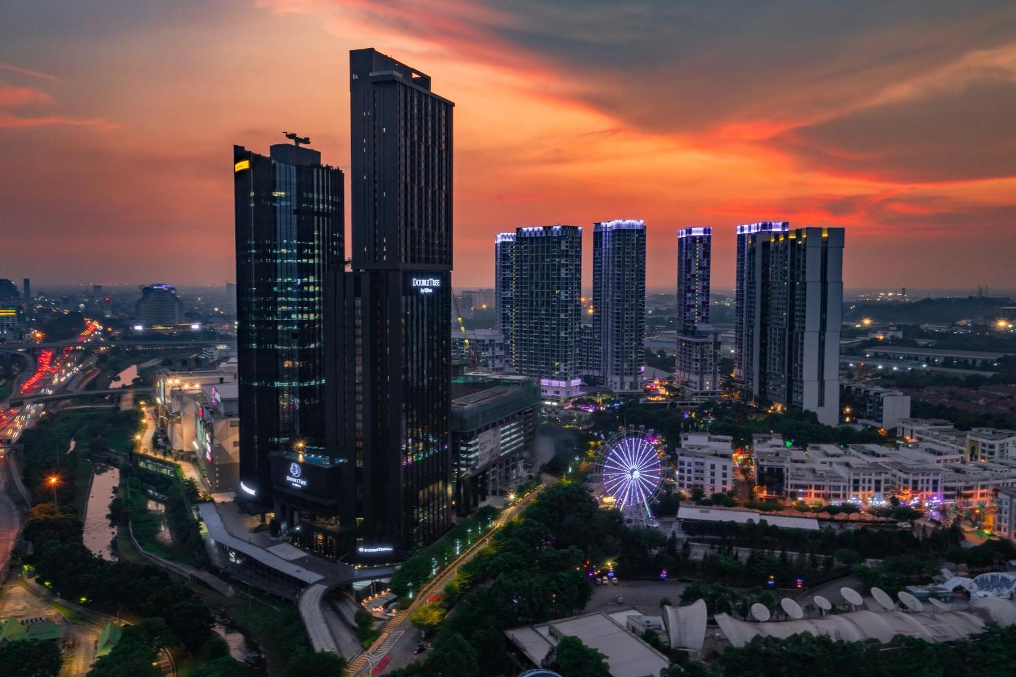 Sky Pool 4 Star Hotel Grade Stay In I-City Shah Alam Exterior foto